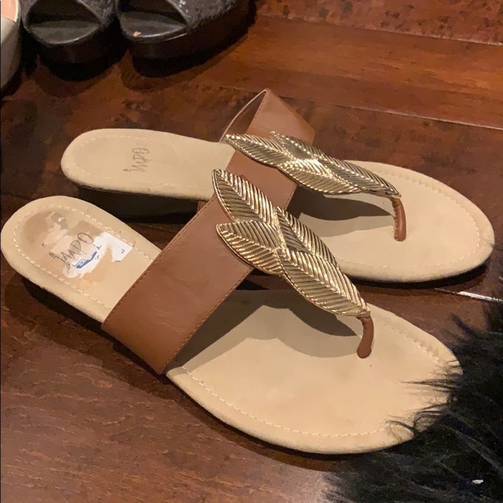 Flats Camel Gold Leaf Hardware